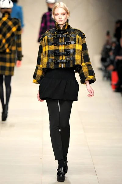 Look 14